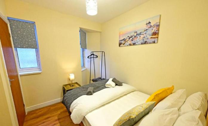 Private Bliss Near Luton Station Apartamento Exterior foto