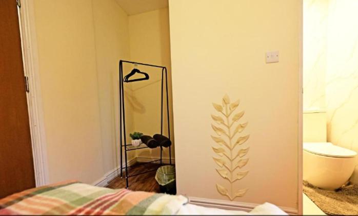 Private Bliss Near Luton Station Apartamento Exterior foto